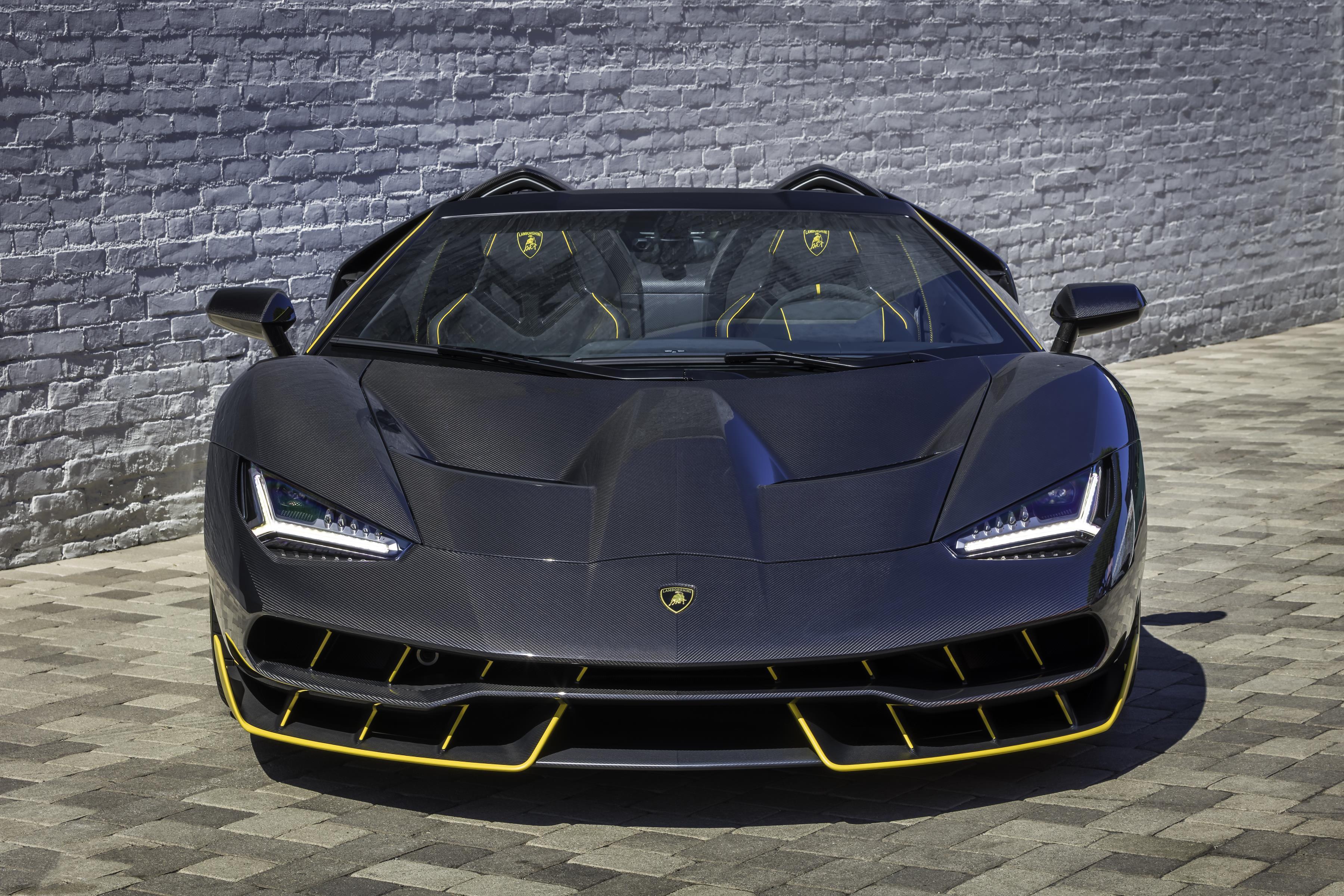Centenario front view detail