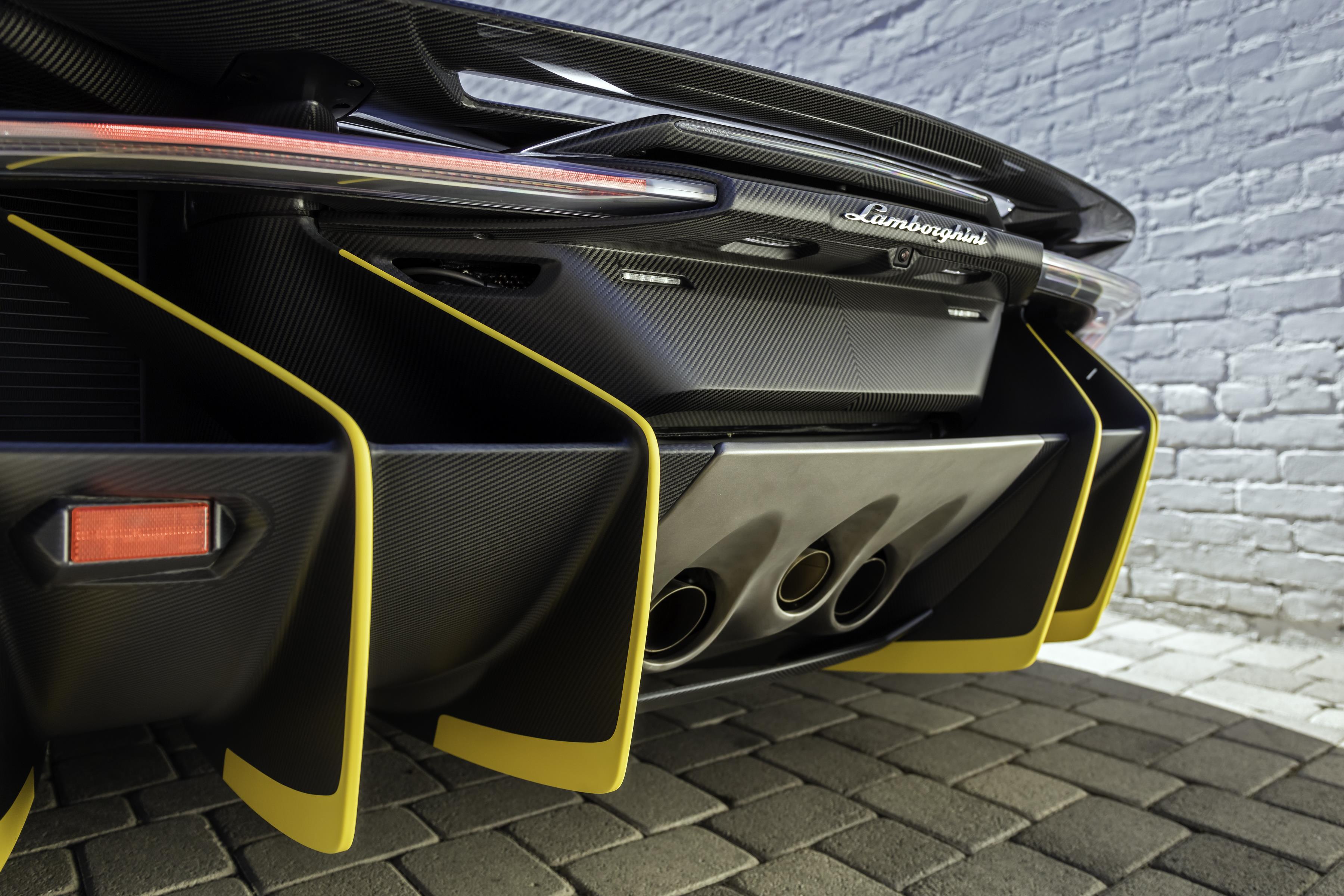Centenario rear diffuser detail